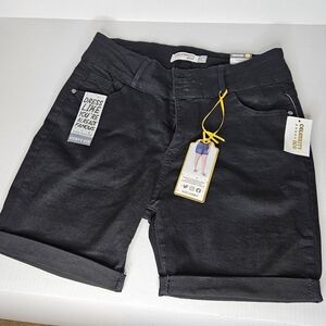 Celebrity Ace Women's Black Denim Shorts Bermuda Size 14 Curvy High Waisted  NWT